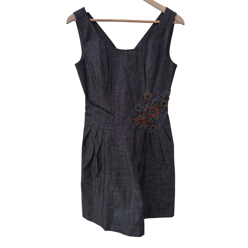Tabitha Anthropologie Dress 6 Grey Crochet Floral Applique Sleeveless Sheath